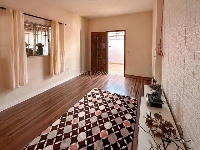 Casa com 243m² 2 quartos e 2 banheiros, à venda, no bairro Jardim Santa Rosália em Sorocaba