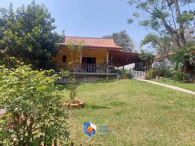 Casa com 1801m² 2 quartos e 3 banheiros, à venda, no bairro Paisagem Renoir em Cotia