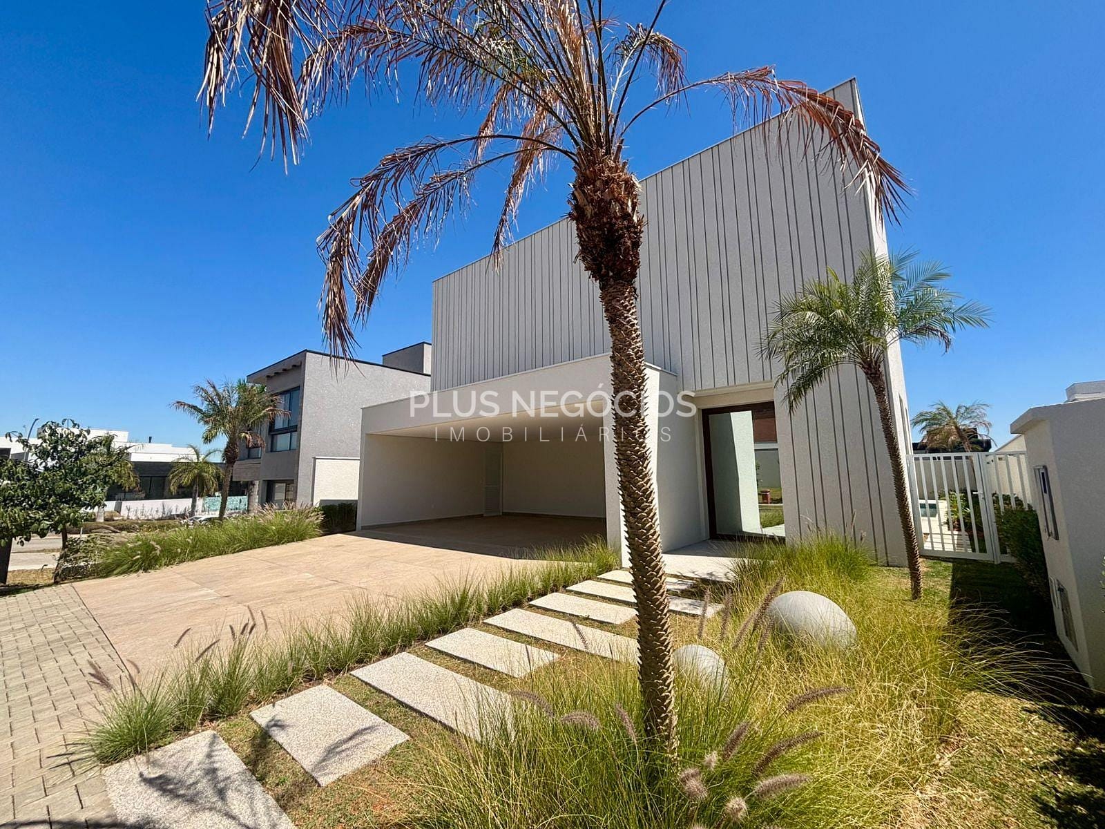 Casa, 4 quartos, 358 m² - Foto 1