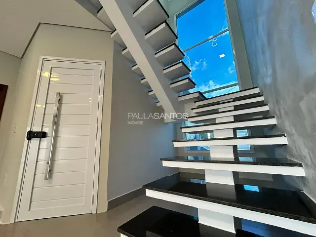 Casa com 250m² 4 quartos e 3 banheiros, à venda, no bairro Wanel Ville em Sorocaba