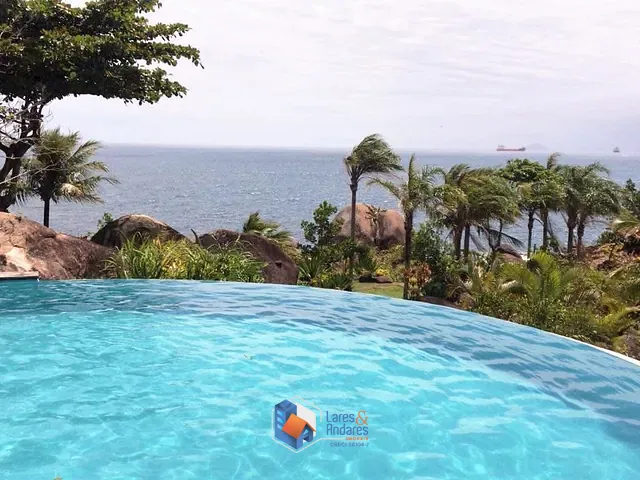 Casa com 8300m² 5 quartos e 7 banheiros, à venda, no bairro São Pedro (Cambaquara) em Ilhabela
