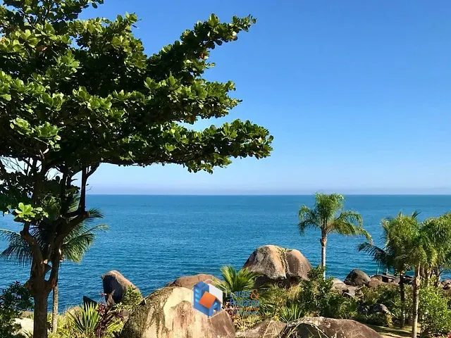 Casa com 8300m² 5 quartos e 7 banheiros, à venda, no bairro São Pedro (Cambaquara) em Ilhabela