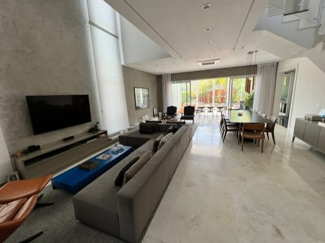 Casa com 425m² 4 quartos e 6 banheiros, à venda ou para alugar, no bairro Tamboré em Santana de Parnaíba