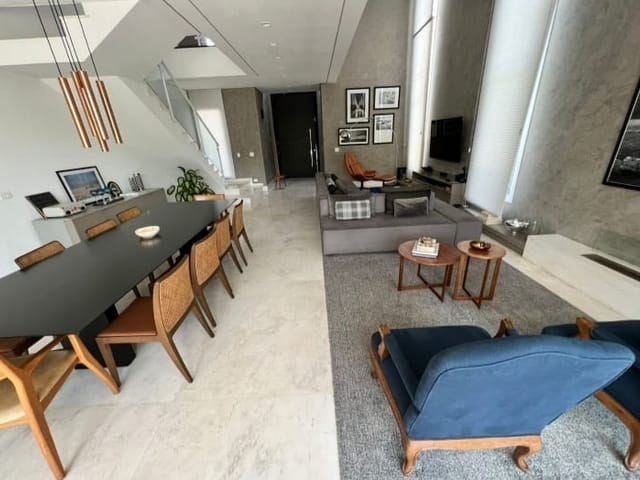 Casa com 425m² 4 quartos e 6 banheiros, à venda ou para alugar, no bairro Tamboré em Santana de Parnaíba