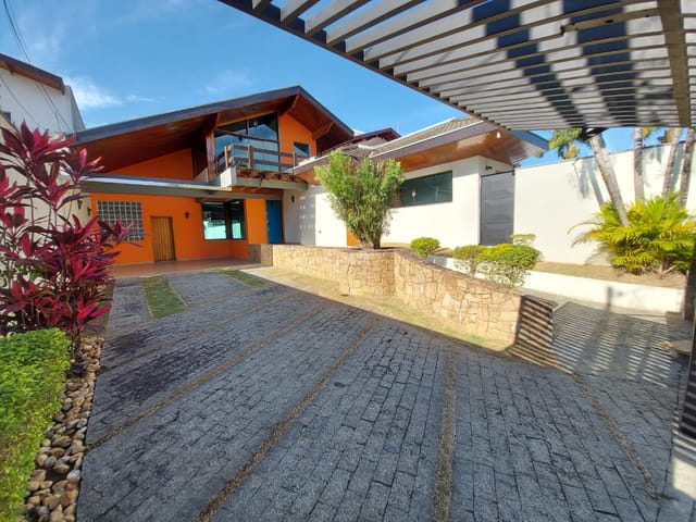 Casa com 570m² 3 quartos e 6 banheiros, à venda, no bairro Jardim das Nações em Taubaté