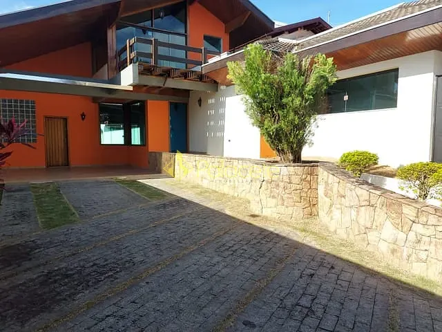 Casa com 570m² 3 quartos e 6 banheiros, à venda, no bairro Jardim das Nações em Taubaté