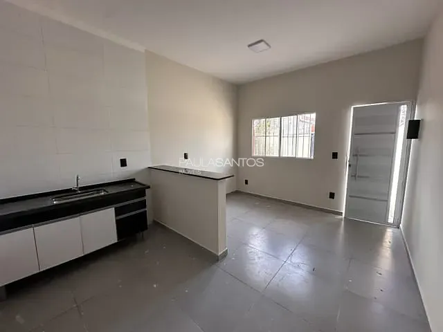 Casa 2 quartos e 1 banheiro, à venda, no bairro Jardim Vergínia em Sorocaba