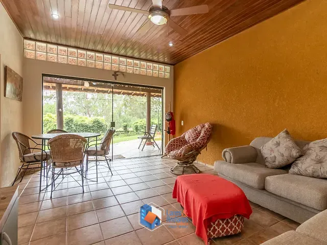 Casa com 1000m² 2 quartos e 2 banheiros, à venda, no bairro Chácara Jaraguá em São Paulo