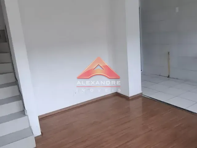 Casa 2 quartos e 1 banheiro, para alugar, no bairro Eugênio de Mello em São José dos Campos