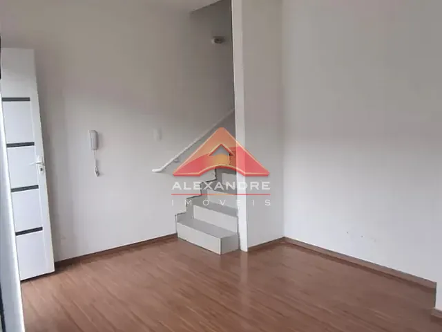 Casa 2 quartos e 1 banheiro, para alugar, no bairro Eugênio de Mello em São José dos Campos