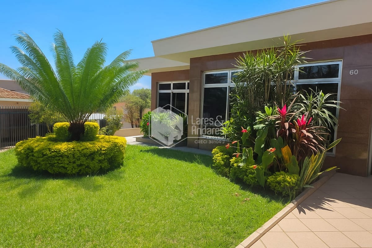 Casa, 3 quartos, 246 m² - Foto 1