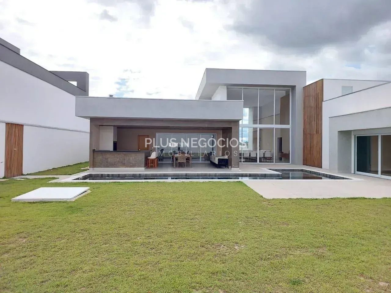 Casa, 4 quartos, 394 m² - Foto 1