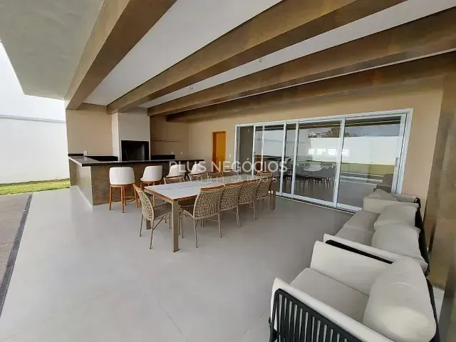 Casa com 1040m² 4 quartos e 6 banheiros, à venda ou para alugar, no bairro Jardim Residencial Saint Patrick em Sorocaba