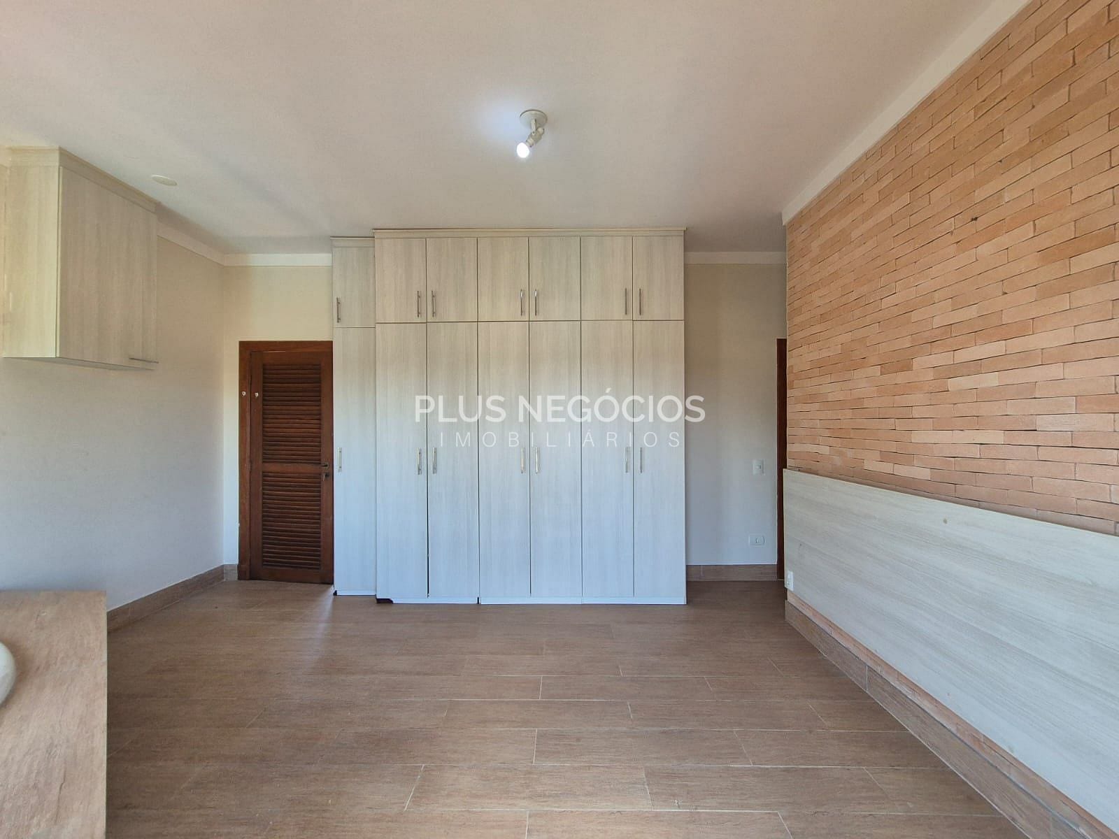 Casa, 3 quartos, 219 m² - Foto 2