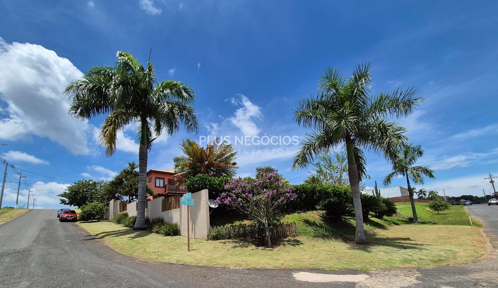 Casa, 3 quartos, 219 m² - Foto 1