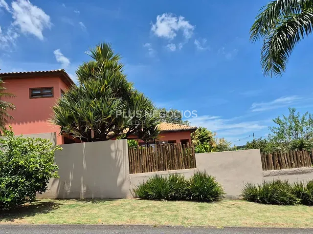 Casa 3 quartos e 5 banheiros, à venda, no bairro Jundiaquara em Araçoiaba da Serra