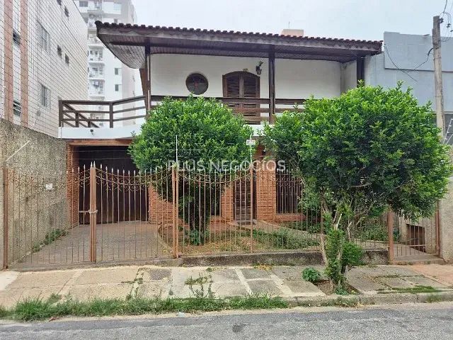 Casa, 3 quartos, 358 m² - Foto 1