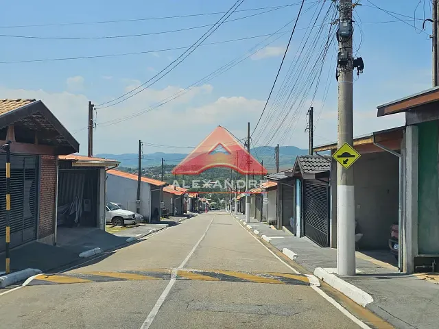 Casa 2 quartos e 1 banheiro, à venda, no bairro Jardim das Paineiras II em São José dos Campos