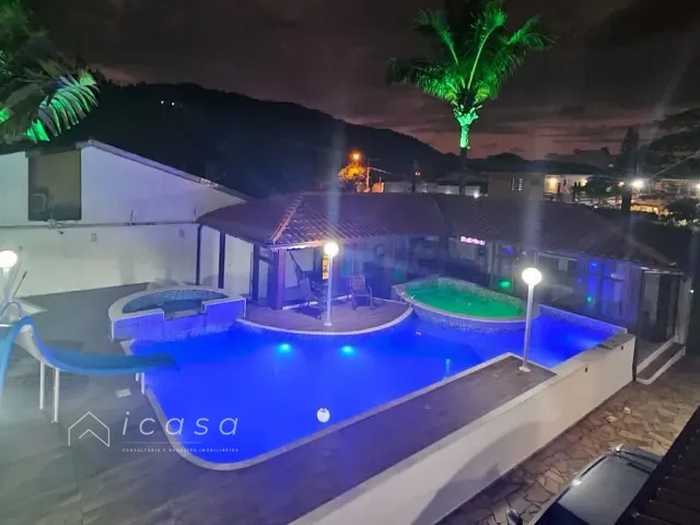 Casa com 620m² 10 quartos e 9 banheiros, à venda, no bairro Enseada em Ubatuba
