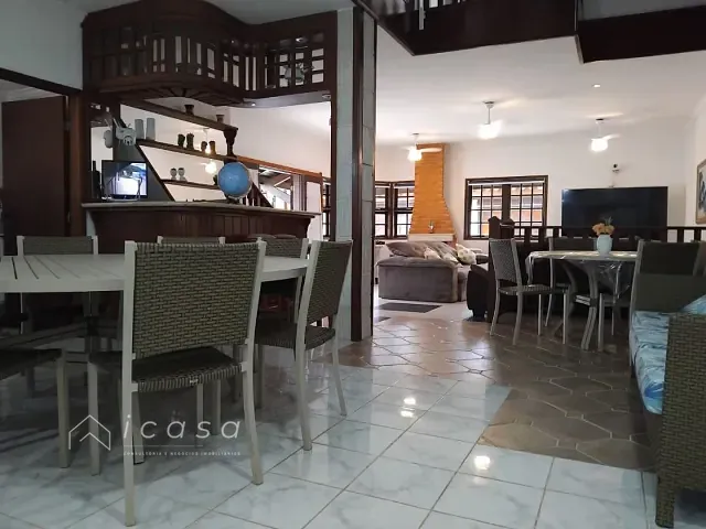 Casa com 620m² 10 quartos e 9 banheiros, à venda, no bairro Enseada em Ubatuba
