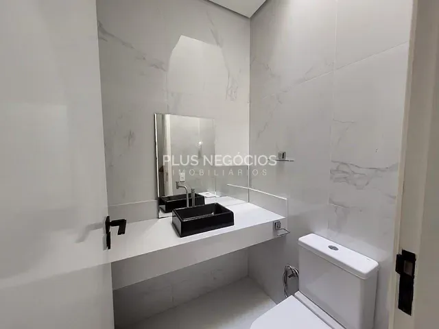 Casa com 250m² 3 quartos e 4 banheiros, à venda, no bairro Chácaras Reunidas São Jorge em Sorocaba