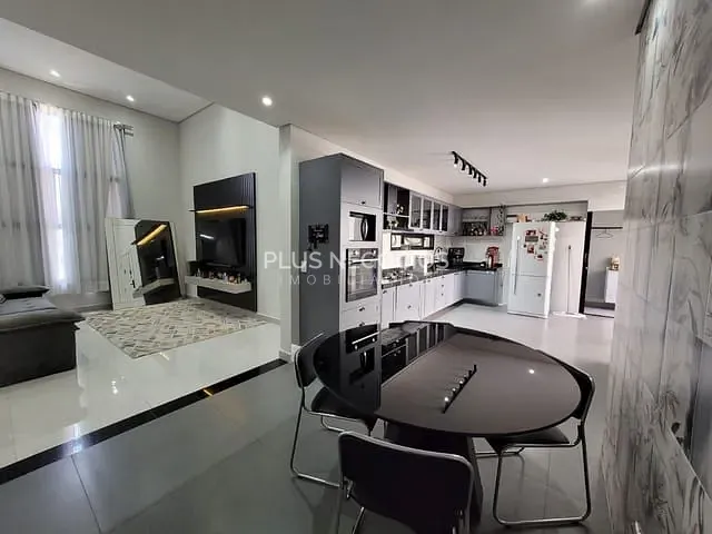 Casa com 250m² 3 quartos e 4 banheiros, à venda, no bairro Chácaras Reunidas São Jorge em Sorocaba