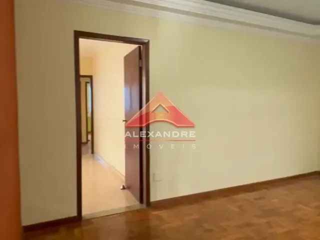 Casa 3 quartos e 1 banheiro, à venda, no bairro Jardim Ismênia em São José dos Campos