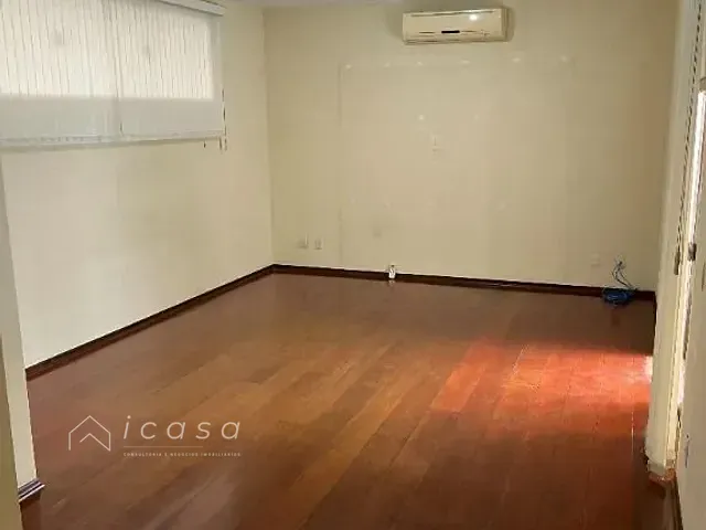 Casa com 500m² 3 quartos e 5 banheiros, à venda, no bairro Bosque dos Eucaliptos em São José dos Campos