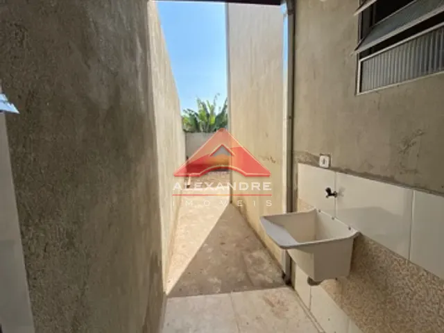 Casa com 150m² 2 quartos e 2 banheiros, à venda, no bairro Campos de São José em São José dos Campos