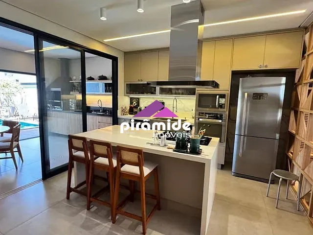 Casa com 451m² 4 quartos e 6 banheiros, à venda, no bairro Condomínio Residencial Mont Blanc em São José dos Campos