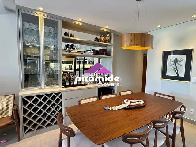 Casa com 451m² 4 quartos e 6 banheiros, à venda, no bairro Condomínio Residencial Mont Blanc em São José dos Campos