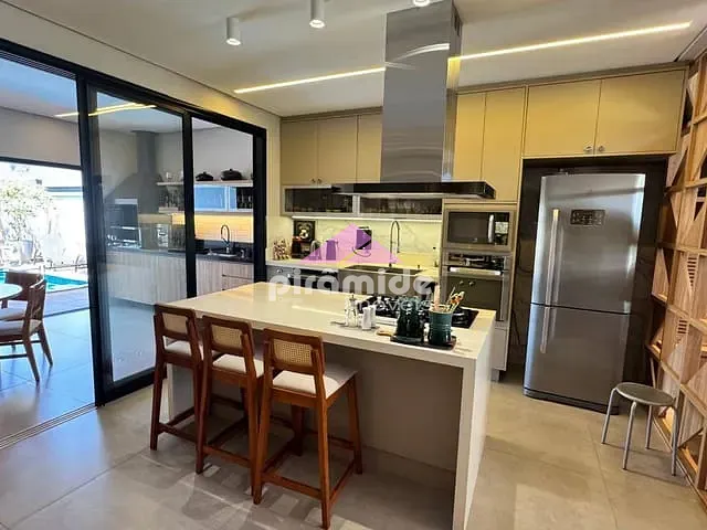 Casa com 451m² 4 quartos e 6 banheiros, à venda, no bairro Condomínio Residencial Mont Blanc em São José dos Campos