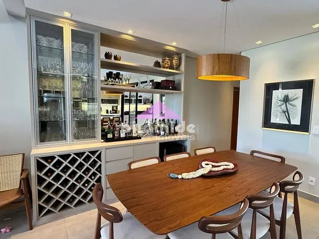 Casa com 451m² 4 quartos e 6 banheiros, à venda, no bairro Condomínio Residencial Mont Blanc em São José dos Campos