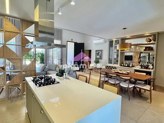 Casa com 451m² 4 quartos e 6 banheiros, à venda, no bairro Condomínio Residencial Mont Blanc em São José dos Campos