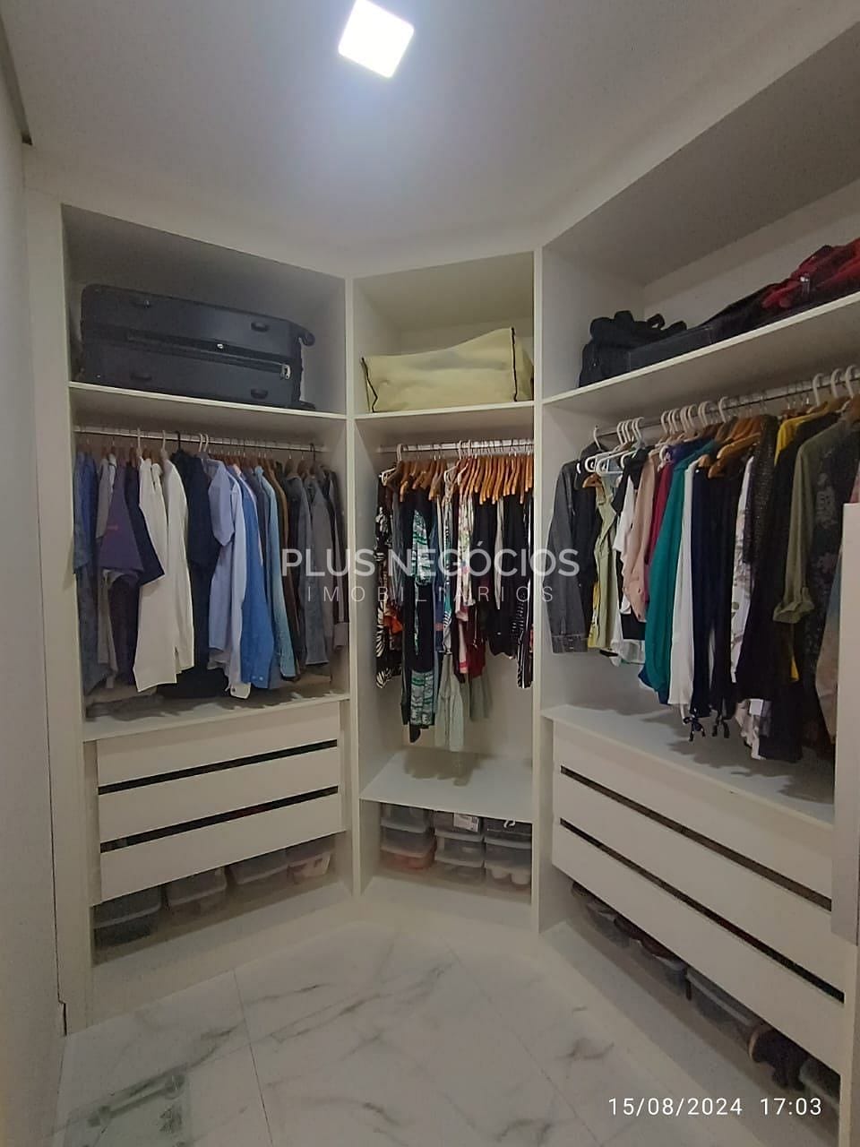 Casa, 3 quartos, 259 m² - Foto 47