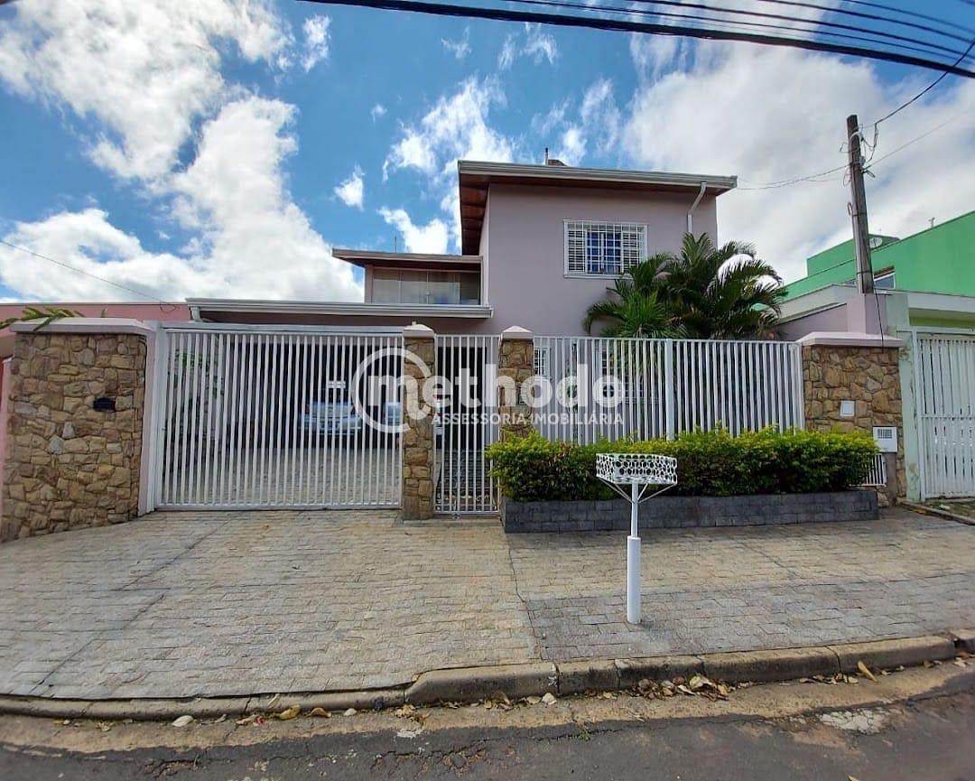 Casa, 3 quartos, 282 m² - Foto 1