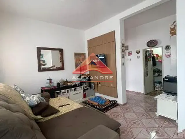 Casa com 150m² 2 quartos e 1 banheiro, à venda, no bairro Vila Tatetuba em São José dos Campos