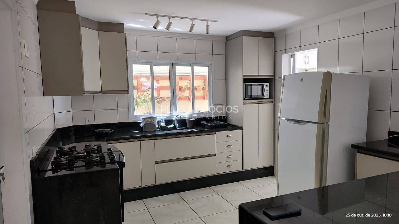 Casa, 3 quartos, 174 m² - Foto 4