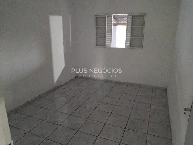 Casa com 250m² 2 quartos e 1 banheiro, à venda, no bairro Jardim Icatu em Votorantim