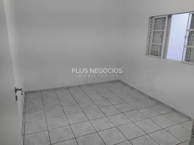 Casa com 250m² 2 quartos e 1 banheiro, à venda, no bairro Jardim Icatu em Votorantim