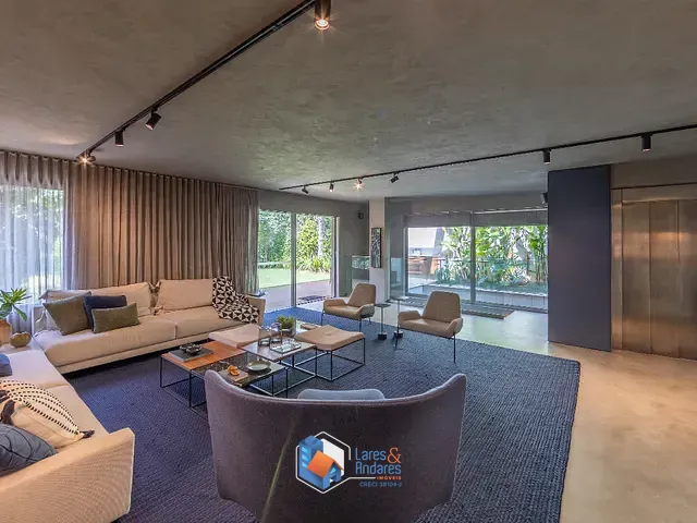 Casa com 628m² 3 quartos e 5 banheiros, à venda, no bairro Alto de Pinheiros em São Paulo