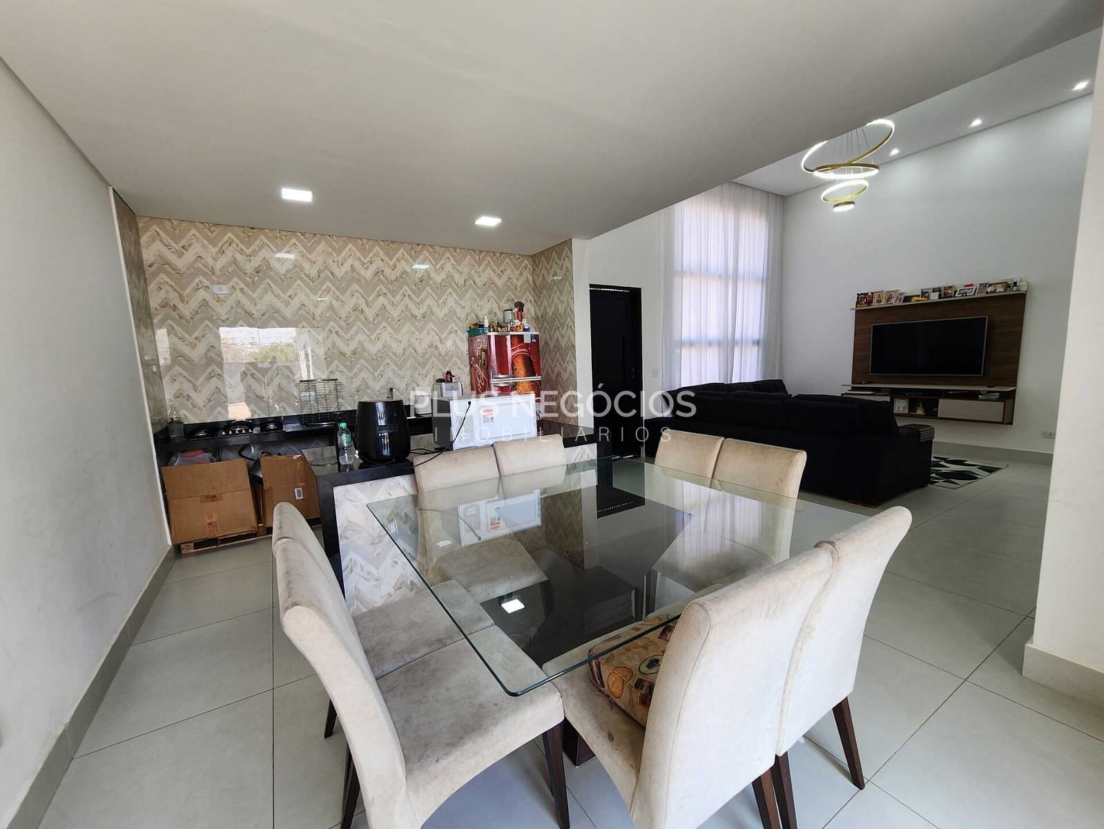 Casa, 3 quartos, 198 m² - Foto 4