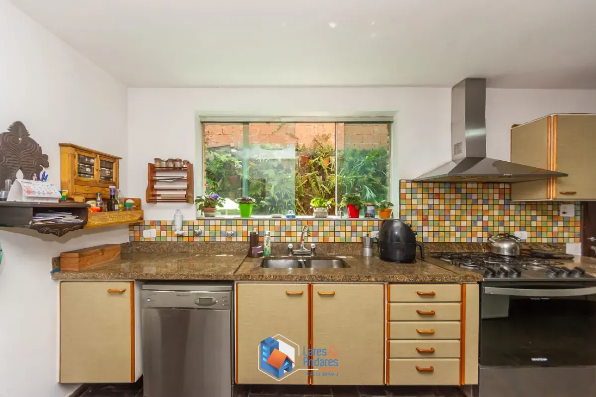 Casa, 4 quartos, 248 m² - Foto 38