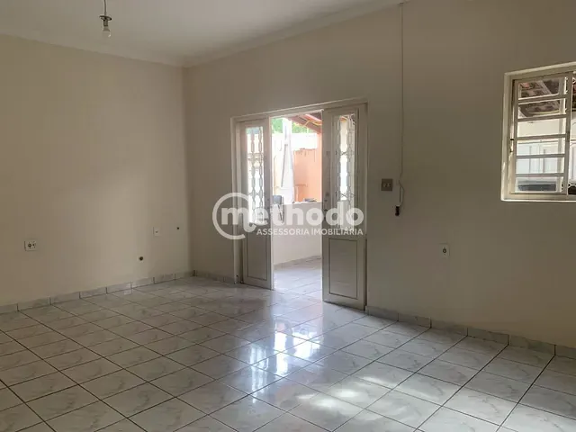 Casa com 492m² 3 quartos e 2 banheiros, à venda, no bairro Parque Universitário de Viracopos em Campinas