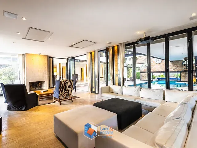 Casa com 1138m² 4 quartos e 8 banheiros, à venda, no bairro Boaçava em São Paulo