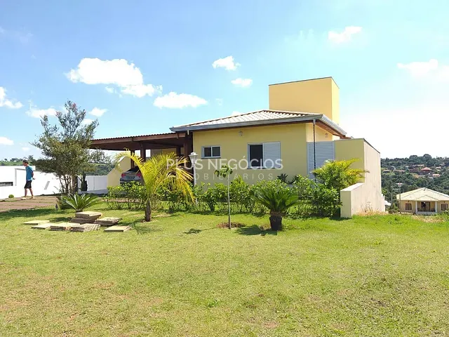 Casa 3 quartos e 4 banheiros, à venda, no bairro Campo do meio em Araçoiaba da Serra