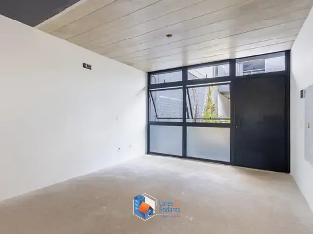 Casa com 400m² 2 quartos e 4 banheiros, à venda, no bairro Vila Ipojuca em São Paulo