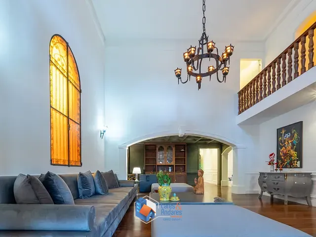 Casa com 520m² 3 quartos e 5 banheiros, à venda, no bairro Jardim Leonor em São Paulo