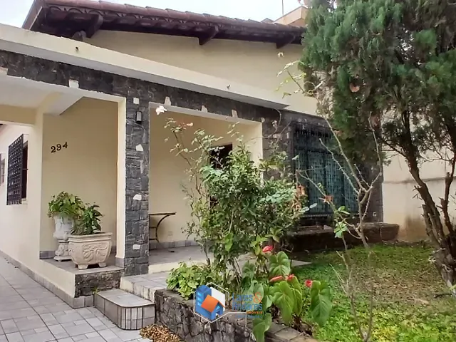 Casa com 300m² 3 quartos e 2 banheiros, à venda, no bairro Vila Alexandria em São Paulo