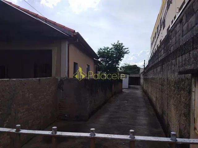 Casa à venda, no bairro Abaete em Taubaté